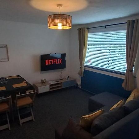 6-Min Walk To New Cross Parking Long Stay Discounts 伍尔弗汉普顿 外观 照片